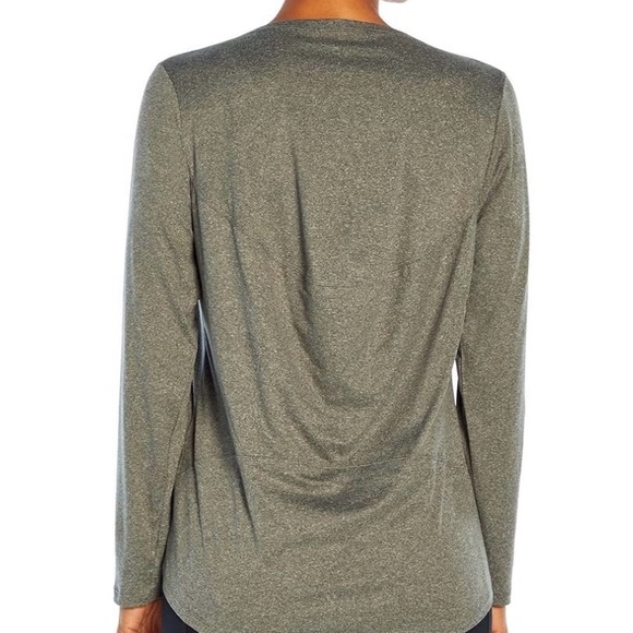 Yobha Heather Grey Round Neck Long Sleeve Tee Activewear Sz M Poly Blend NWT - Picture 3 of 6